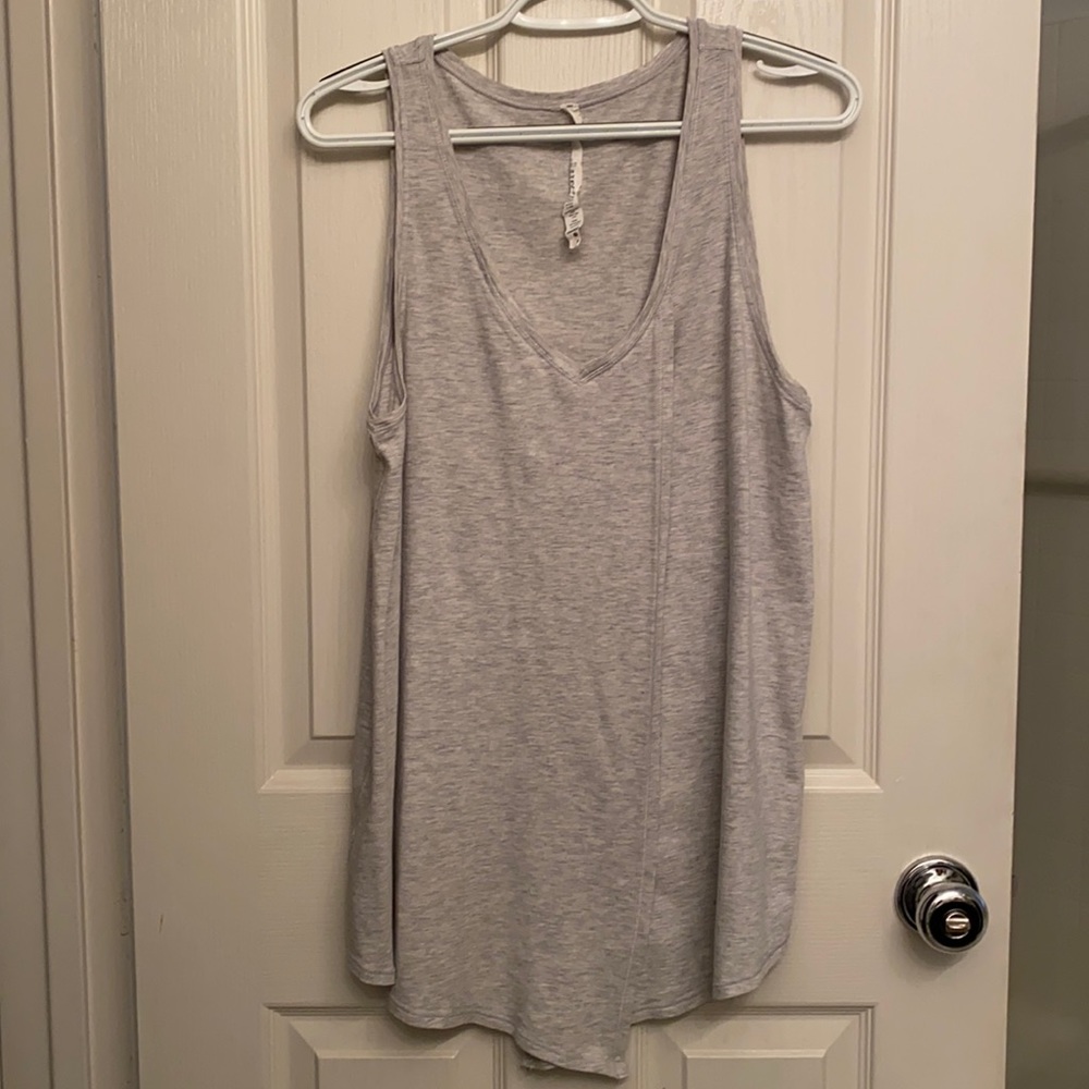 Lululemon gray tank